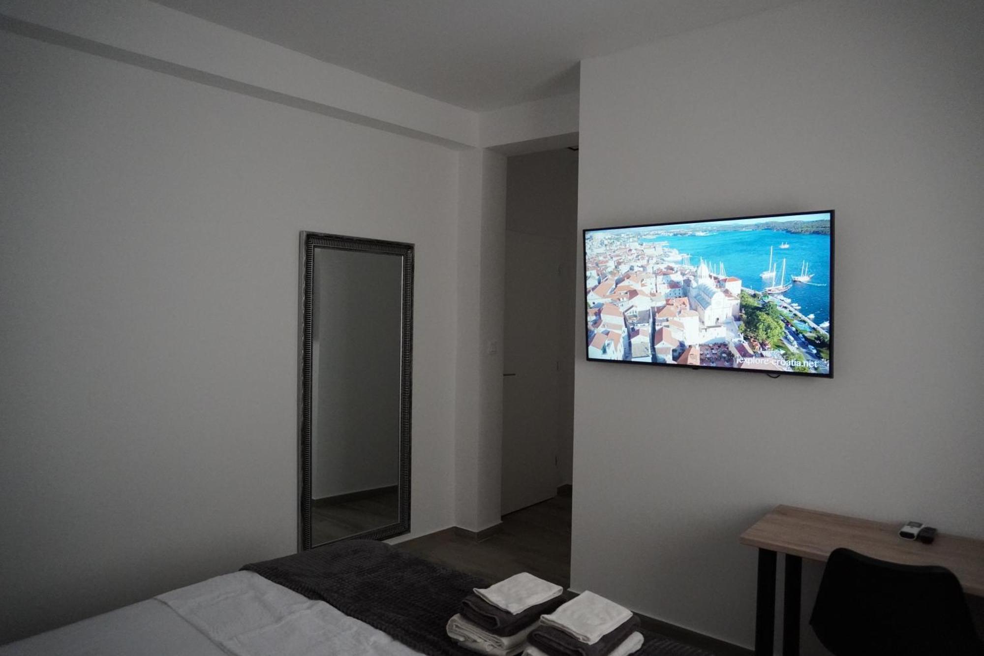 Fjaka Apartments & Rooms 希贝尼克 外观 照片