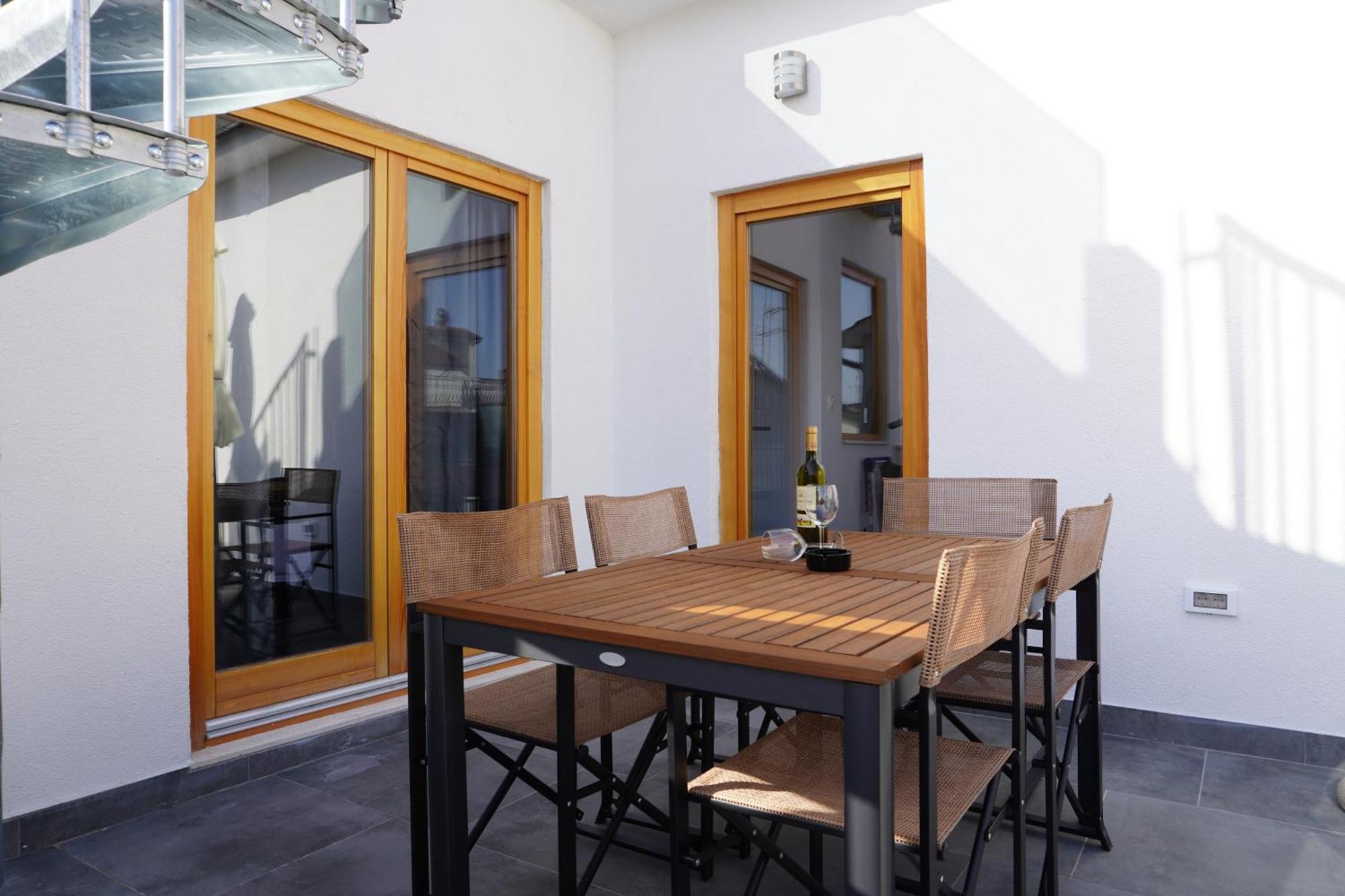 Fjaka Apartments & Rooms 希贝尼克 外观 照片